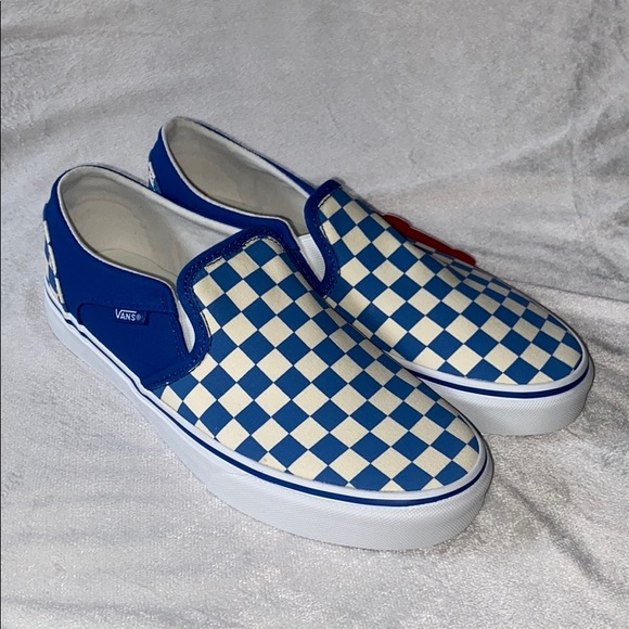 VANS Women's Asher Slip On Sneaker - Picture 2 of 8